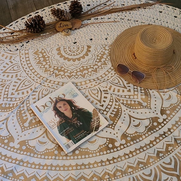 NEW BO HO GOLD AND WHITE, TABLE CLOTH, WALL ART. - Picture 9 of 16